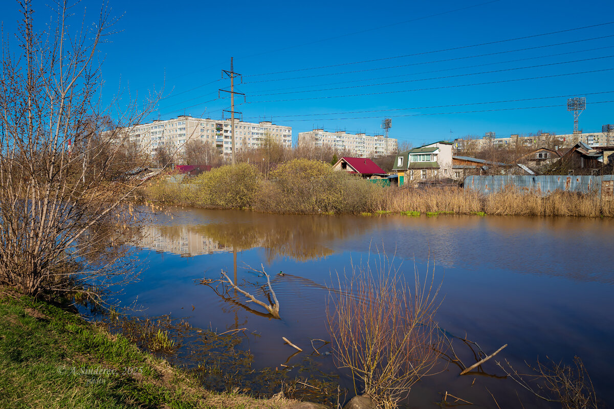 На речке в городе - Александр Синдерёв На речке в городе - Александр Синдерёв