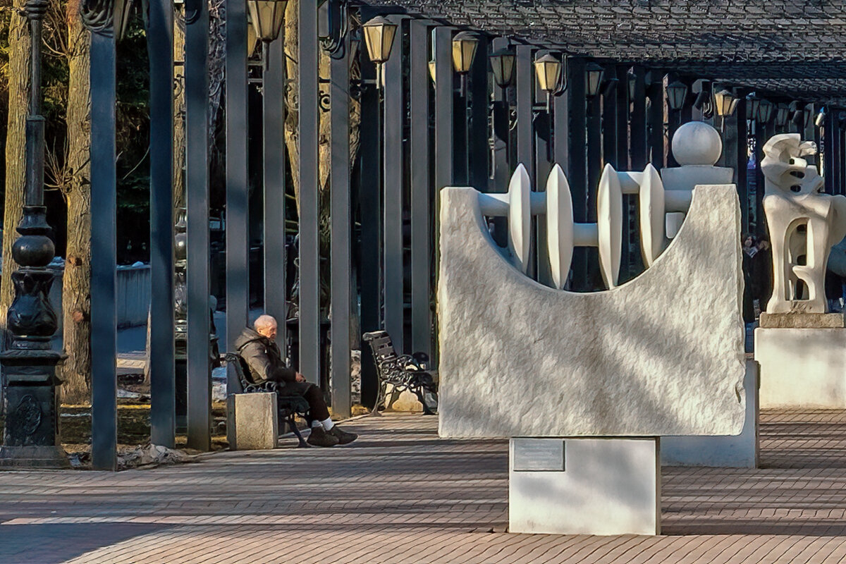 "Весенний свет теплом ласкает..." - Сергей Шатохин "Весенний свет теплом ласкает..." - Сергей Шатохин