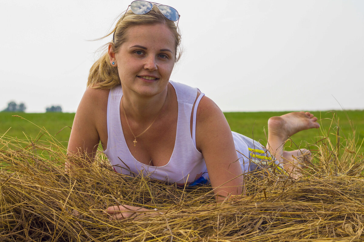 Деревенская девушка красавица - Ksenia Kirsanova Деревенская девушка красавица - Ksenia Kirsanova