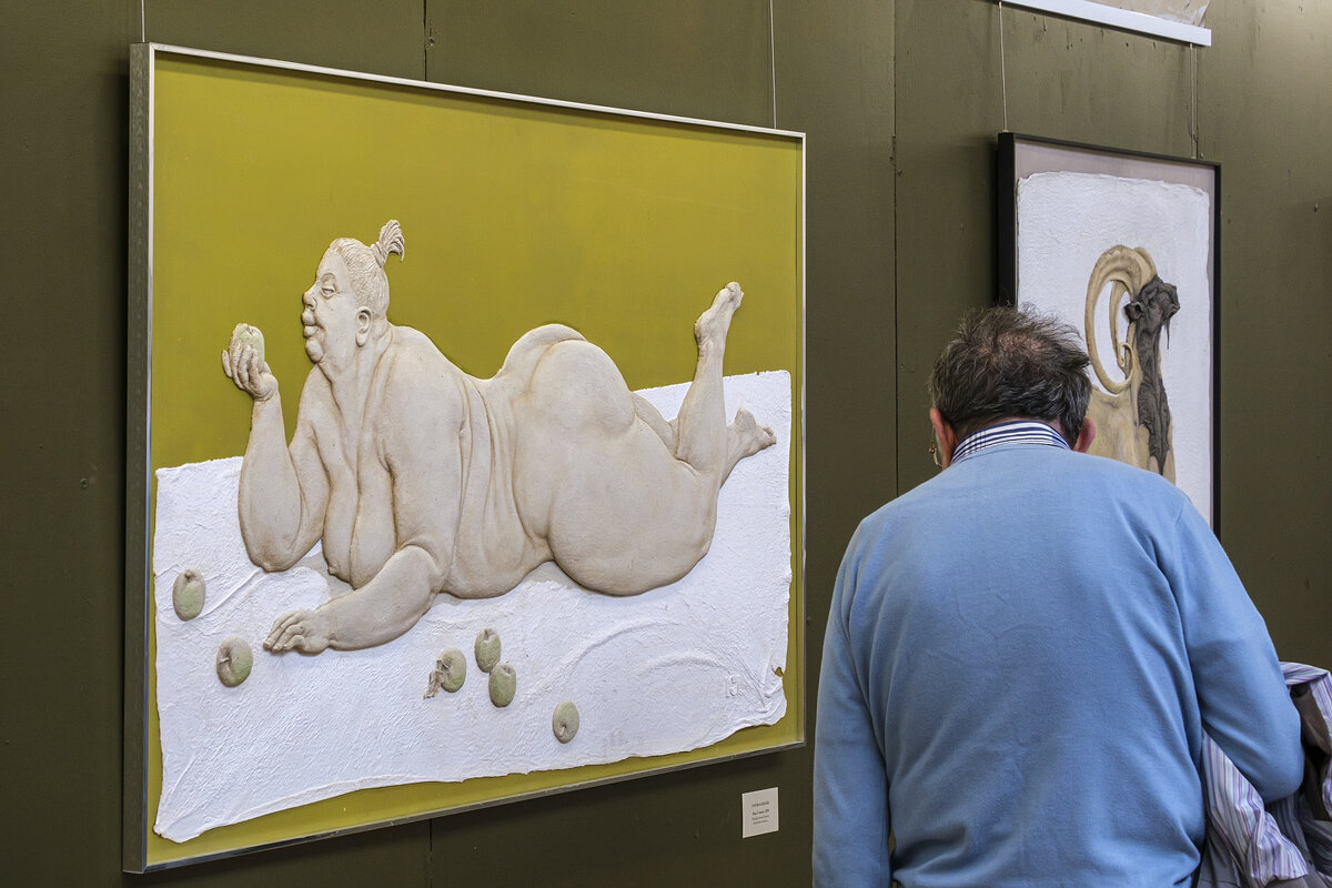 На выставке Латифа Казбекова. - Александр 