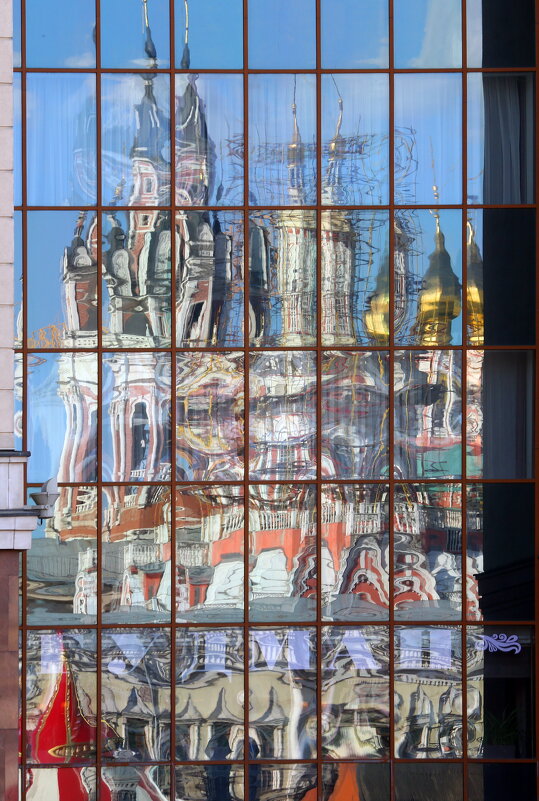 24 апреля Заиконоспасский монастырь с Театральной - Михаил Бибичков 24 апреля Заиконоспасский монастырь с Театральной - Михаил Бибичков