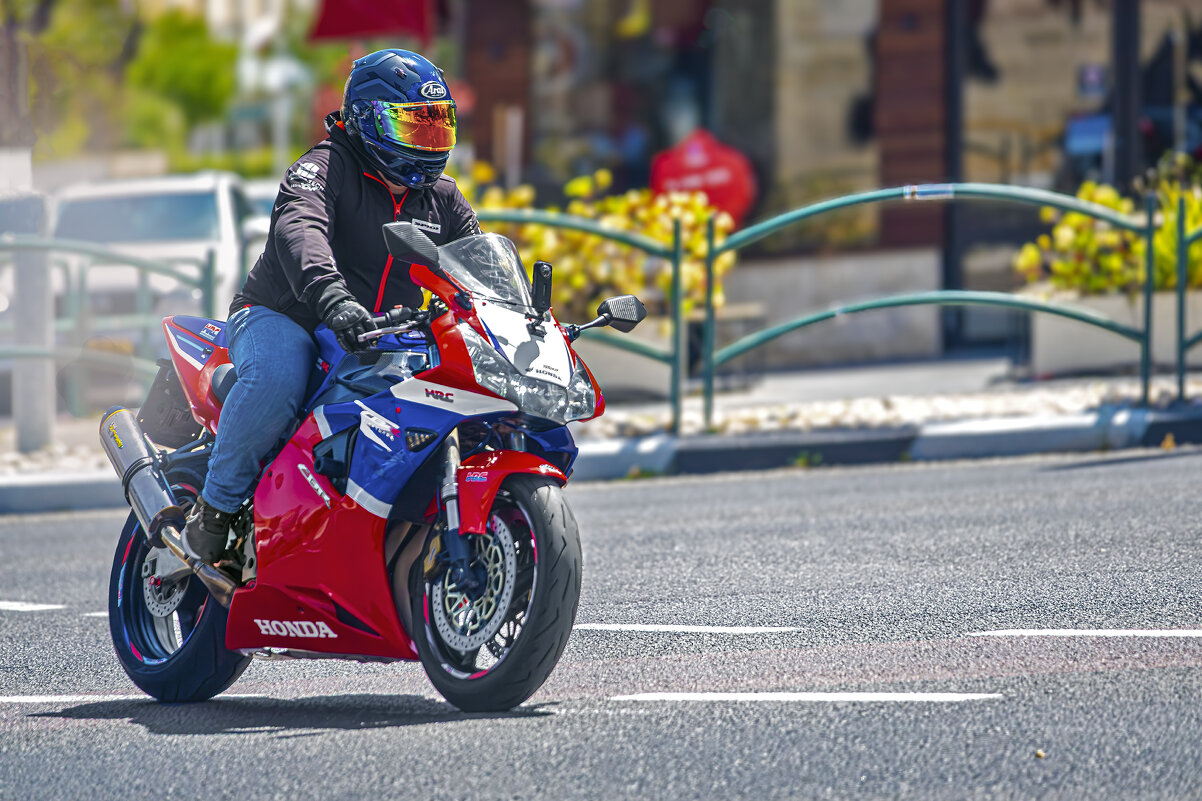 Honda - Shmual & Vika Retro Honda - Shmual & Vika Retro