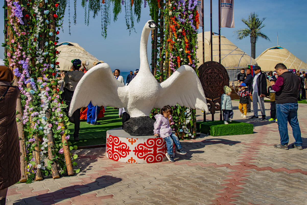 Под Крылом - Анатолий Чикчирный Под Крылом - Анатолий Чикчирный