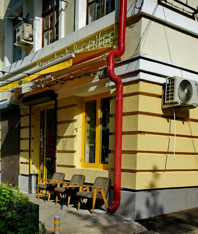 И дома бывают разными... - Николай Саржанов