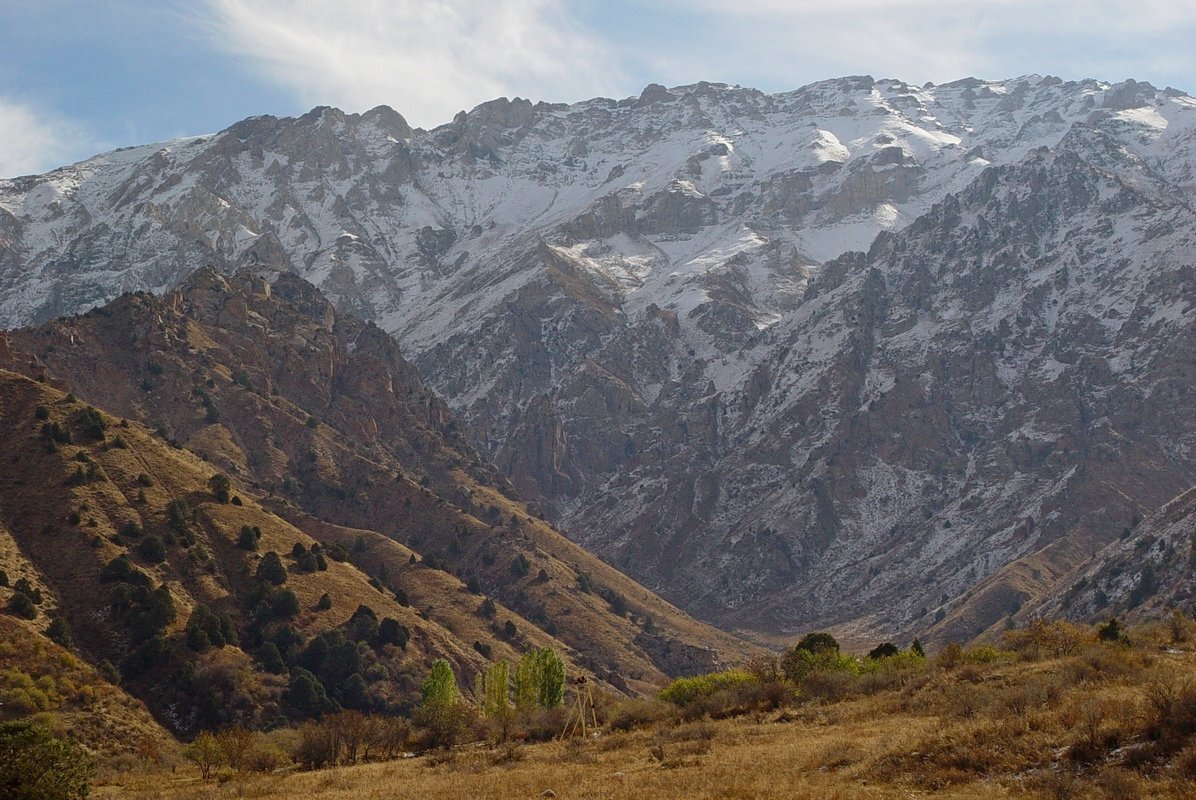 БОЛЬШОЙ ЧИМГАН, 3300м, вид со стороны. - Виктор Осипчук