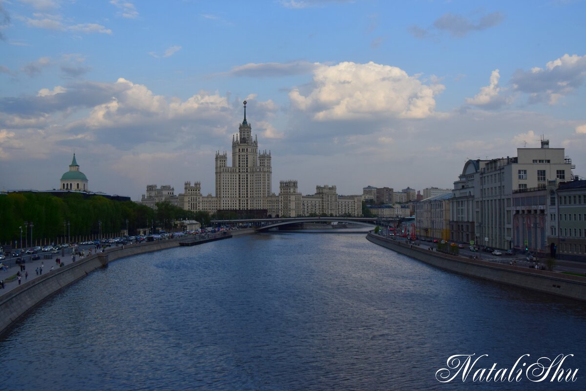 Высотка. - Наталья Вязигина