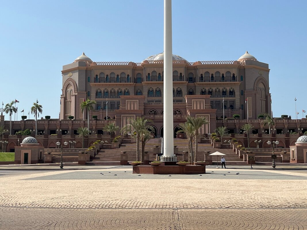 Город Абу-Даби (ОАЭ). Отель Мандарин - Малик Рамазанов Город Абу-Даби (ОАЭ). Отель Мандарин - Малик Рамазанов