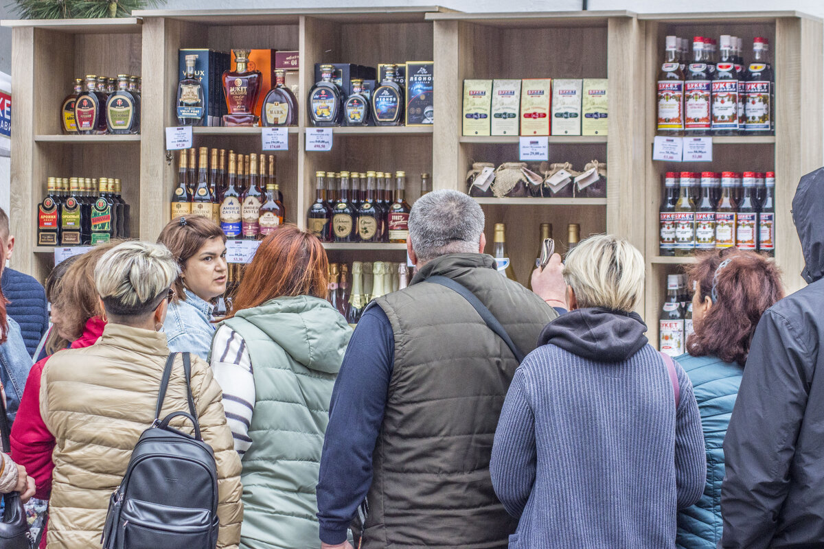 В очередь, сукины дети - Коля Лукашов