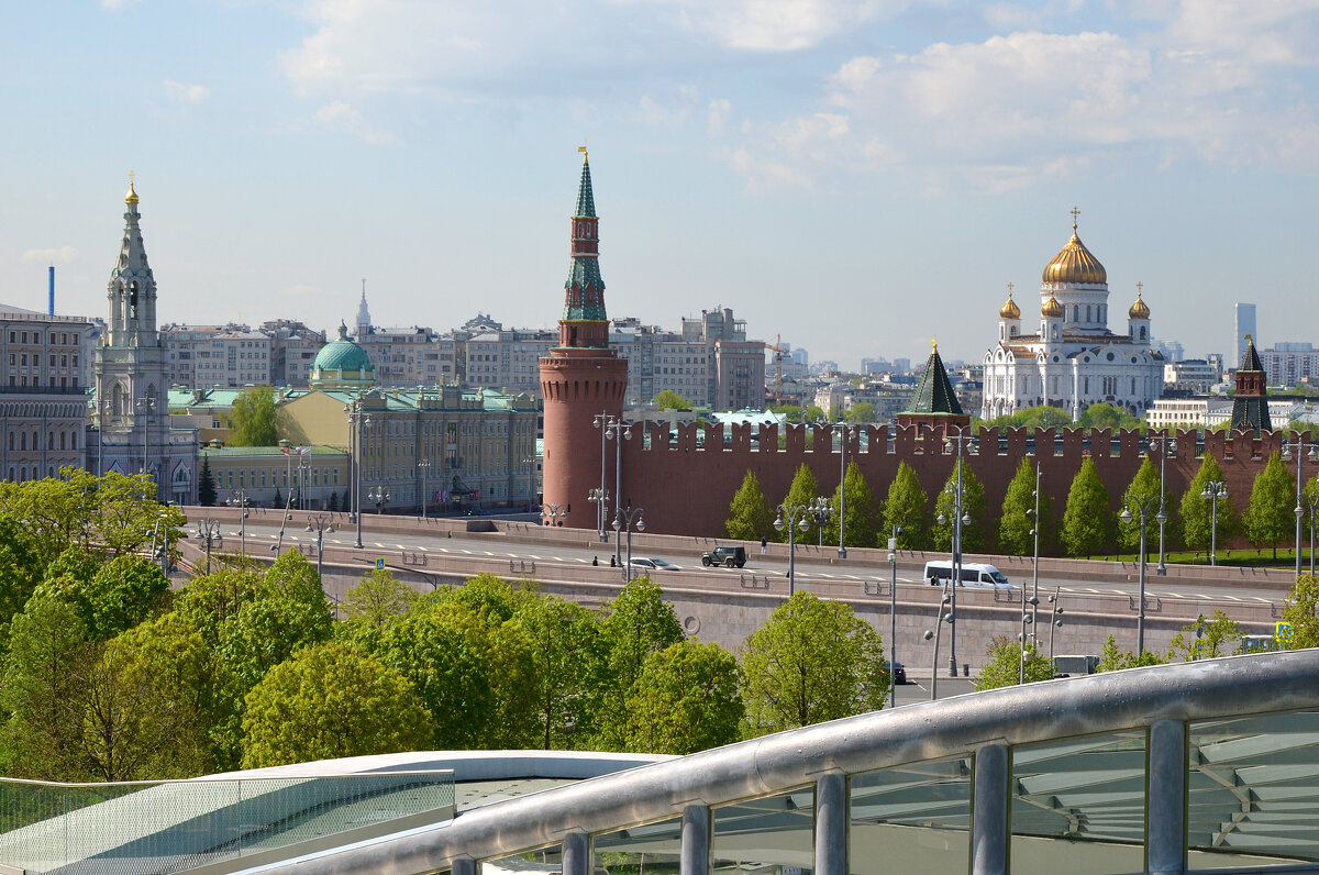 Москва. Парк Зарядье. С Первомаем, друзья!!! - Наташа *****