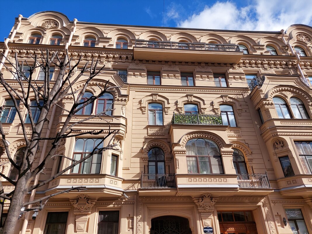 На Фурштатской ул., бывш. доходный дом З. М. и А. А. Зайцевых - Ирина Румянцева На Фурштатской ул., бывш. доходный дом З. М. и А. А. Зайцевых - Ирина Румянцева