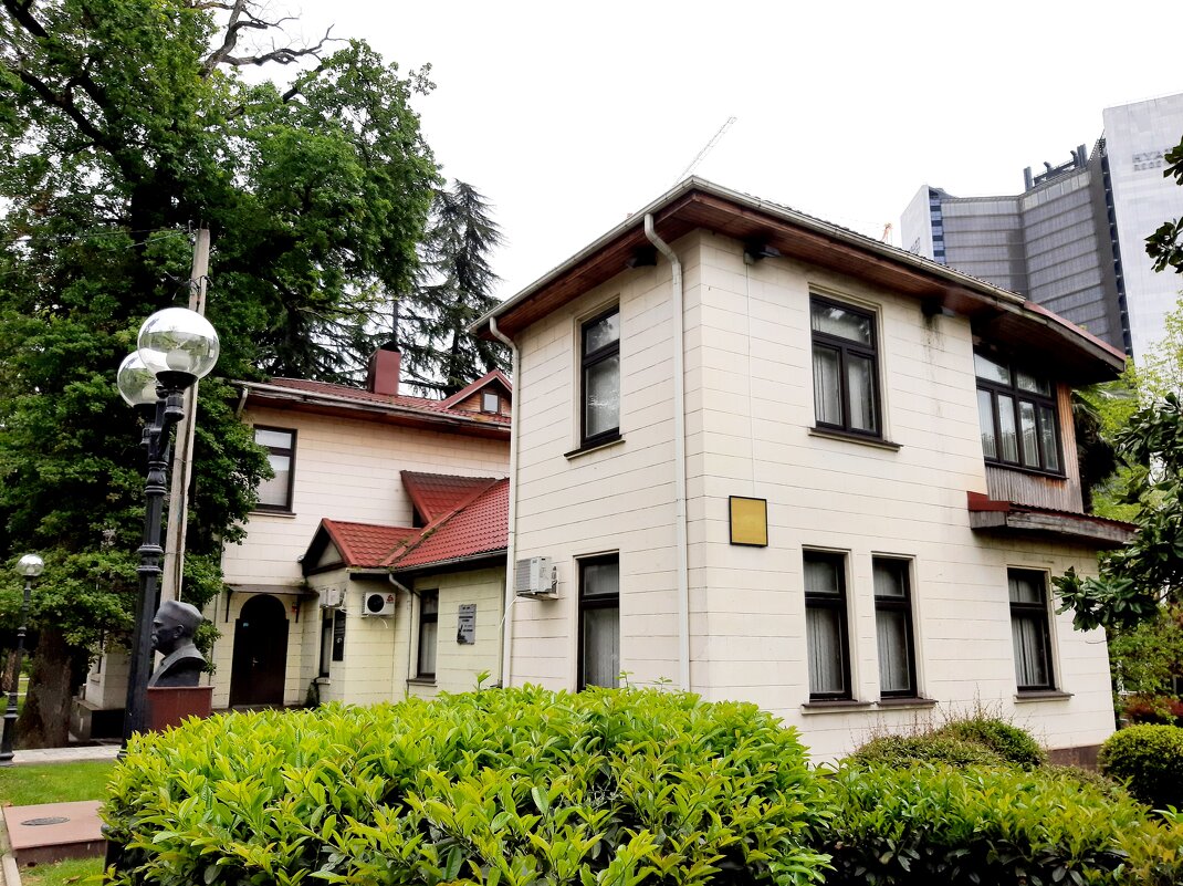 Противомалярийная станция - Tata Wolf Противомалярийная станция - Tata Wolf