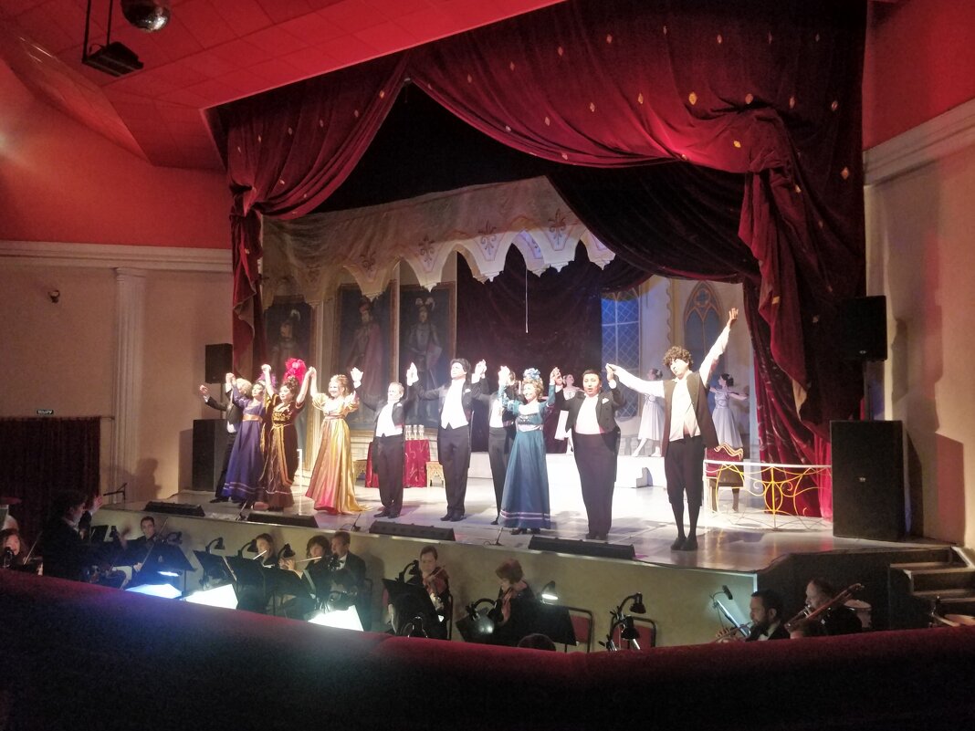 В театре - Андрей Хлопонин В театре - Андрей Хлопонин