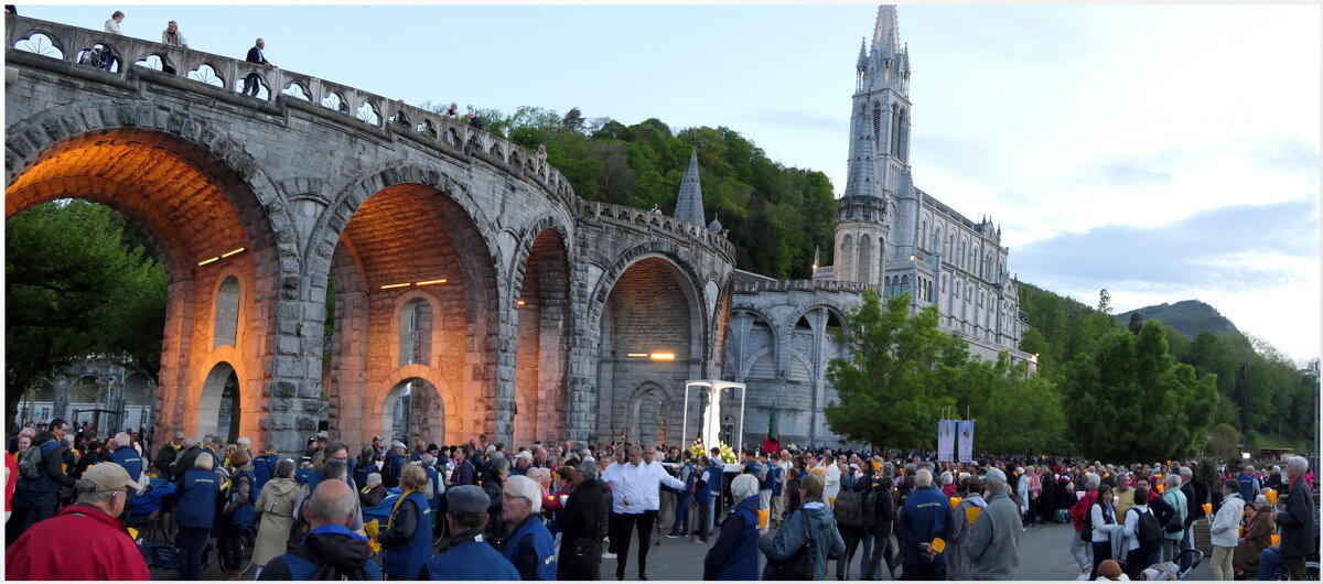 Аве Мария шествие со свечами в (Лурд) вечернее шествие Франция /Ave Maria Lichterprozession in (Lour - "The Natural World" Александер Аве Мария шествие со свечами в (Лурд) вечернее шествие Франция /Ave Maria Lichterprozession in (Lour - "The Natural World" Александер