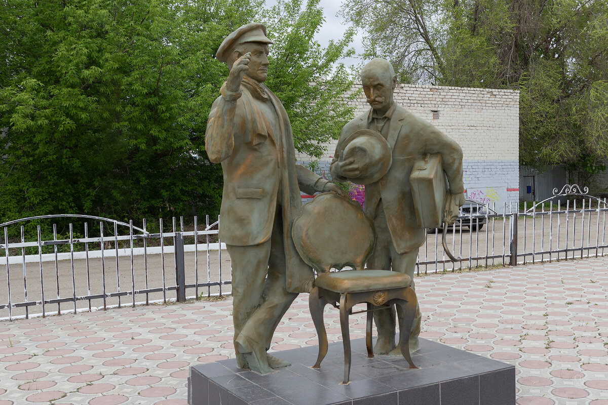 Киса и Ося тоже здесь были (в Безенчуке) - Олег Манаенков