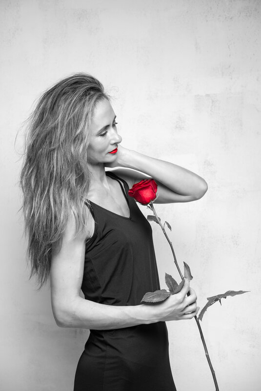 девушка с розой - Алексей Чигвинцев