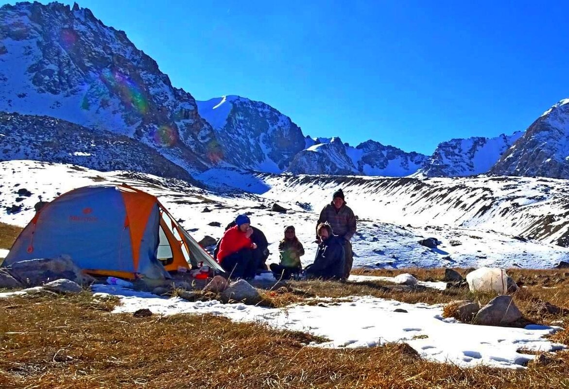 ЛАГЕРЬ ПЕРЕД ВЕРШИНОЙ, h~3150 м. - Виктор Осипчук