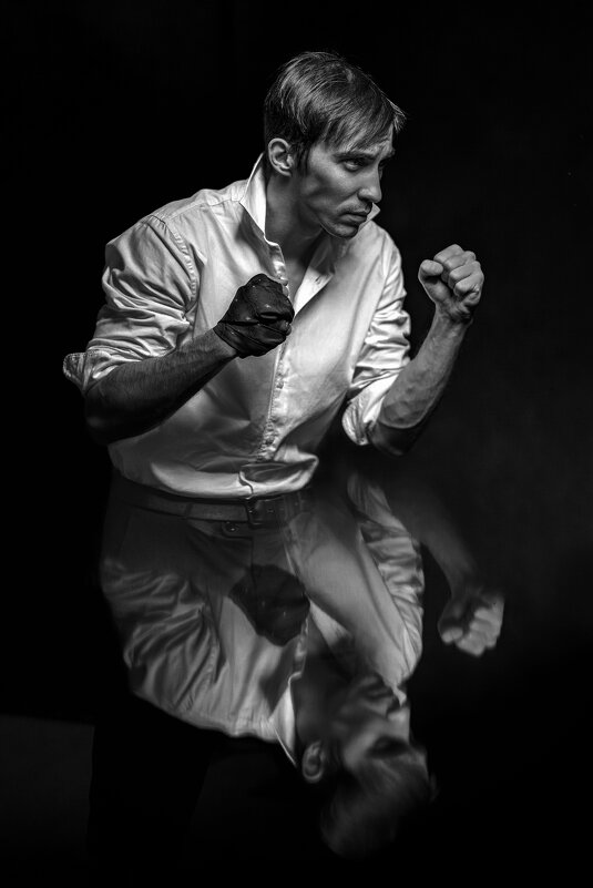 Офисный работник - Юрий Захаров