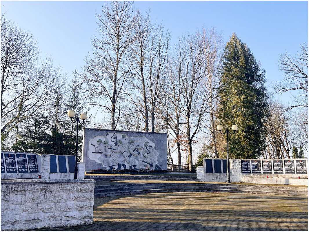 Братская могила советских воинов. - Валерия Комова Братская могила советских воинов. - Валерия Комова