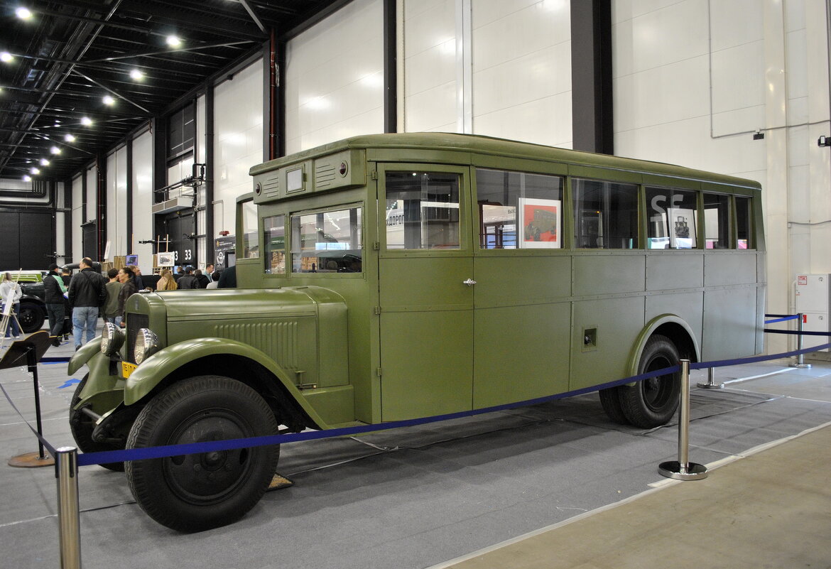 "Основной довоенный тип городского автобуса в СССР, вывезший и войну." - AleksSPb Лесниченко "Основной довоенный тип городского автобуса в СССР, вывезший и войну." - AleksSPb Лесниченко