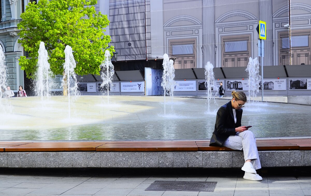 У фонтана. - Василий Палий