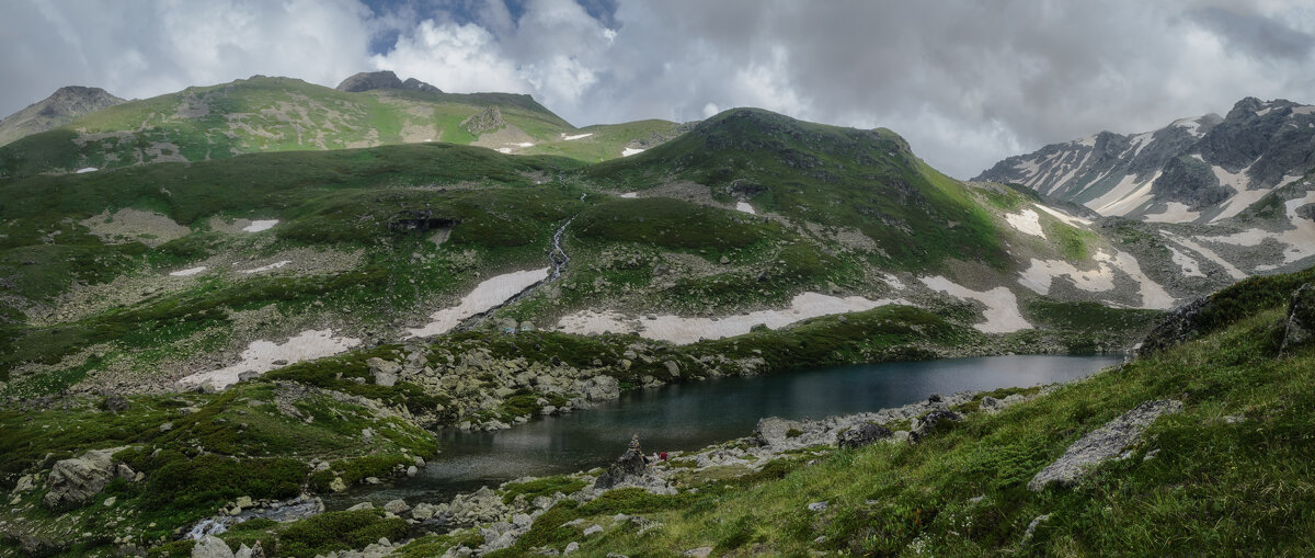 Семицветное озеро - Сергей Лысенко Семицветное озеро - Сергей Лысенко