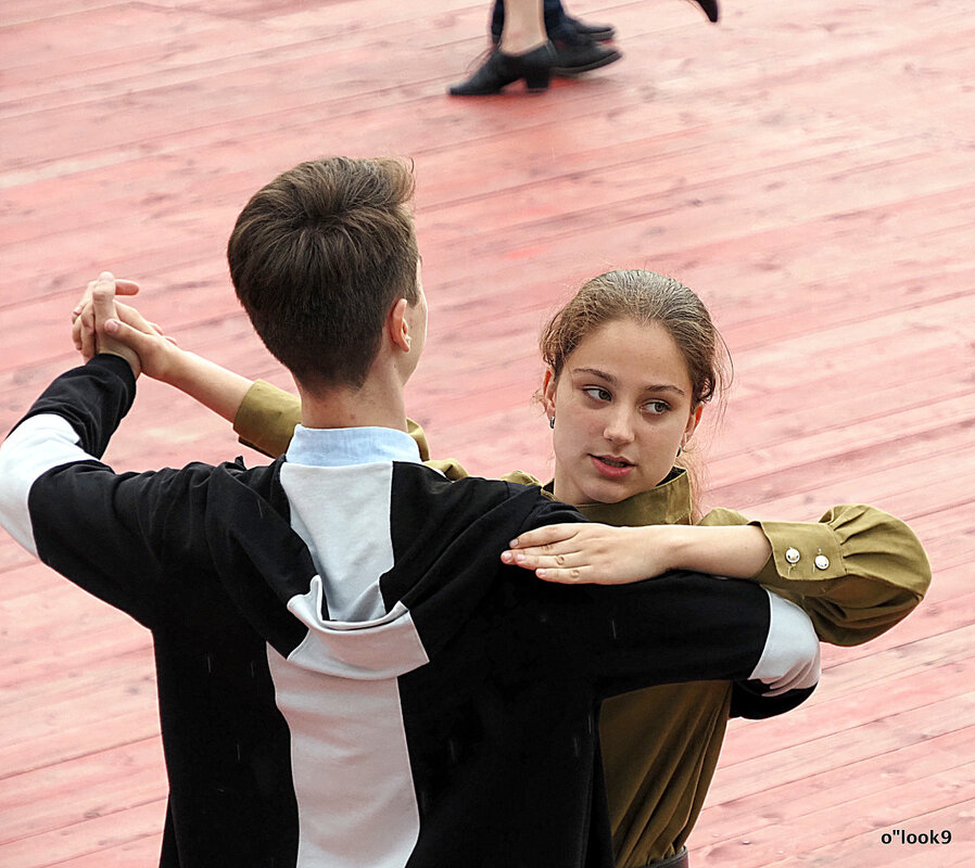 мелодии военных лет - Олег Лукьянов мелодии военных лет - Олег Лукьянов