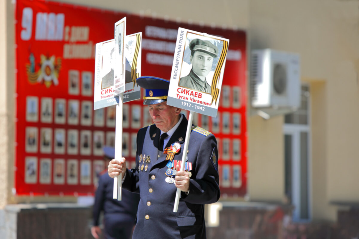 Бессмертный полк во Владикавказе 9 мая 2025 года. - Олег Стасенко