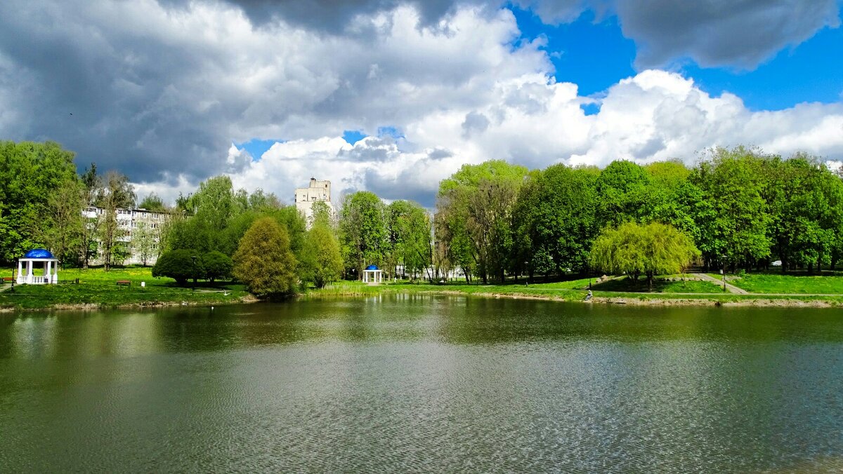 Облачно с прояснениями - Милешкин Владимир Алексеевич 