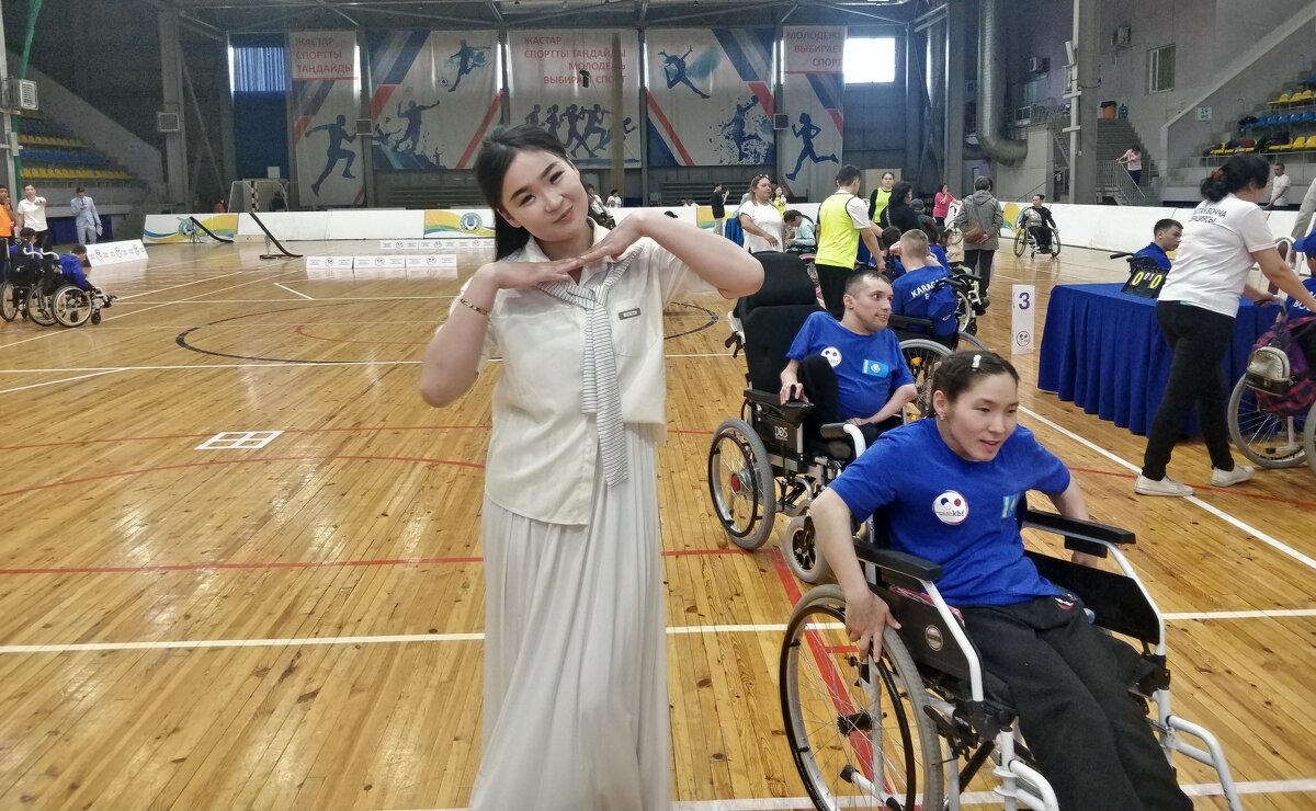 Наша жизнь - Андрей Хлопонин