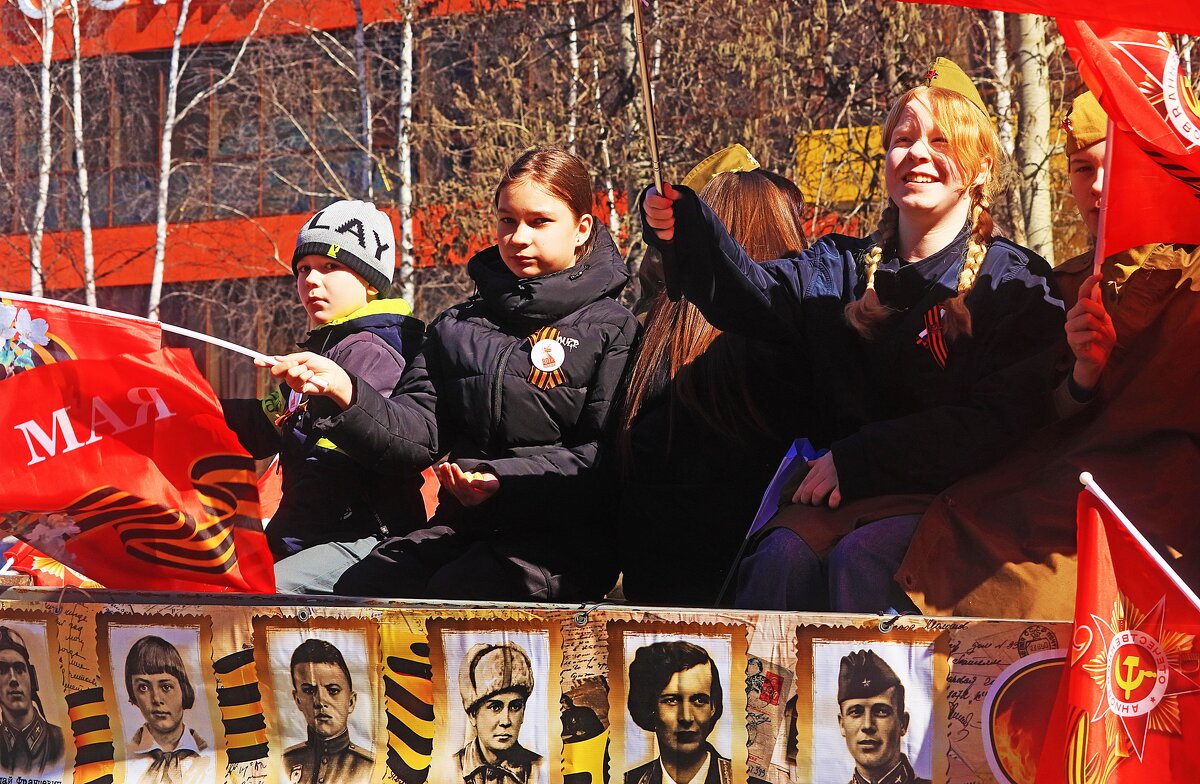 Май...Бессмертный полк в Нефтеюганске. - Владимир Май...Бессмертный полк в Нефтеюганске. - Владимир