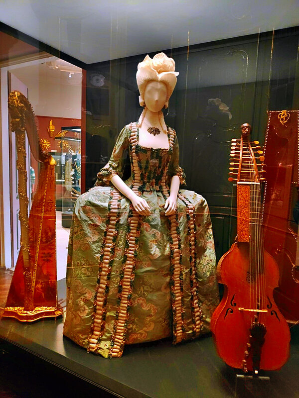 ЭКСПОНАТЫ   МУЗЕЯ - Анатолий Малобродский