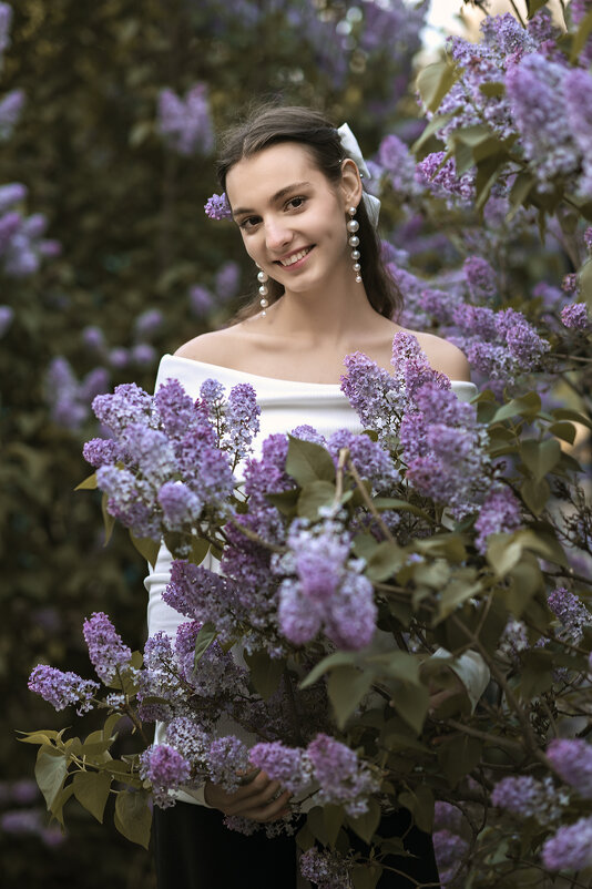 девушка и сирень! - Вячеслав Трояновский девушка и сирень! - Вячеслав Трояновский