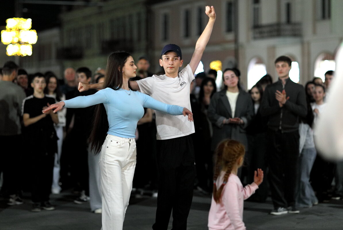 Кавказский танец - Олег Стасенко Кавказский танец - Олег Стасенко