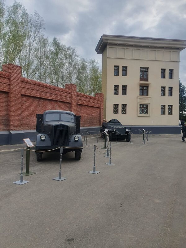 На территории киностудии "Мосфильм" - Ирэн 