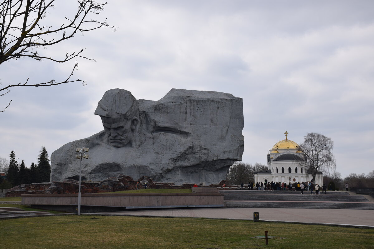 Брестская крепость. Скульптура Мужество. - Валюша Черкасова Брестская крепость. Скульптура Мужество. - Валюша Черкасова