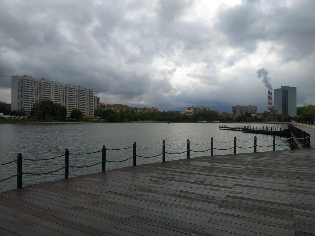 Май - баловник, но не чародей - Андрей Лукьянов Май - баловник, но не чародей - Андрей Лукьянов