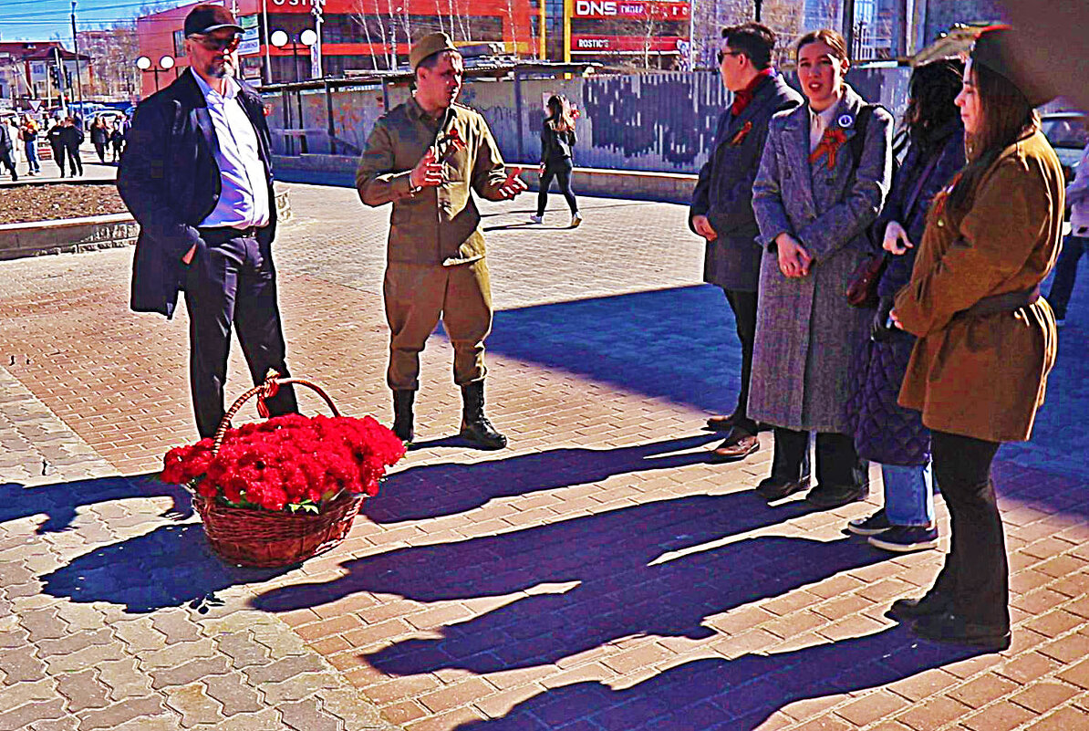 9 Мая-день Победы! Алые гвоздики-ветеранам! - Владимир 