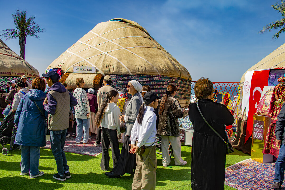 Гуляние - Анатолий Чикчирный