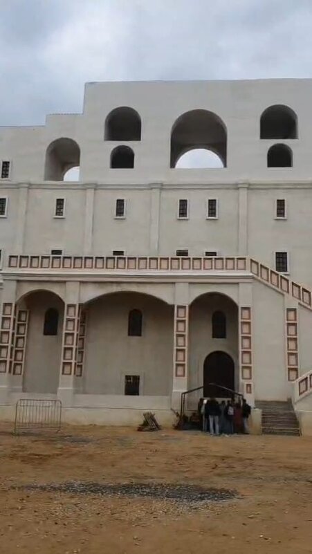 На территории киностудии "Мосфильм" - Ирэн 