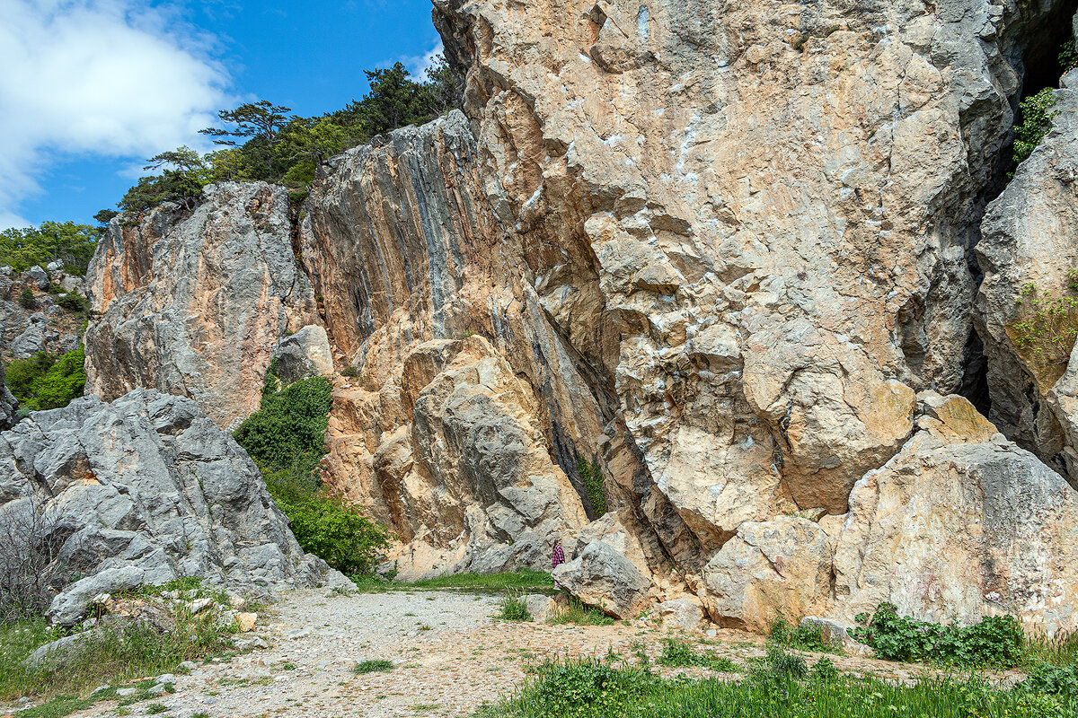 Возможен камнепад - Юрий Яловенко Возможен камнепад - Юрий Яловенко