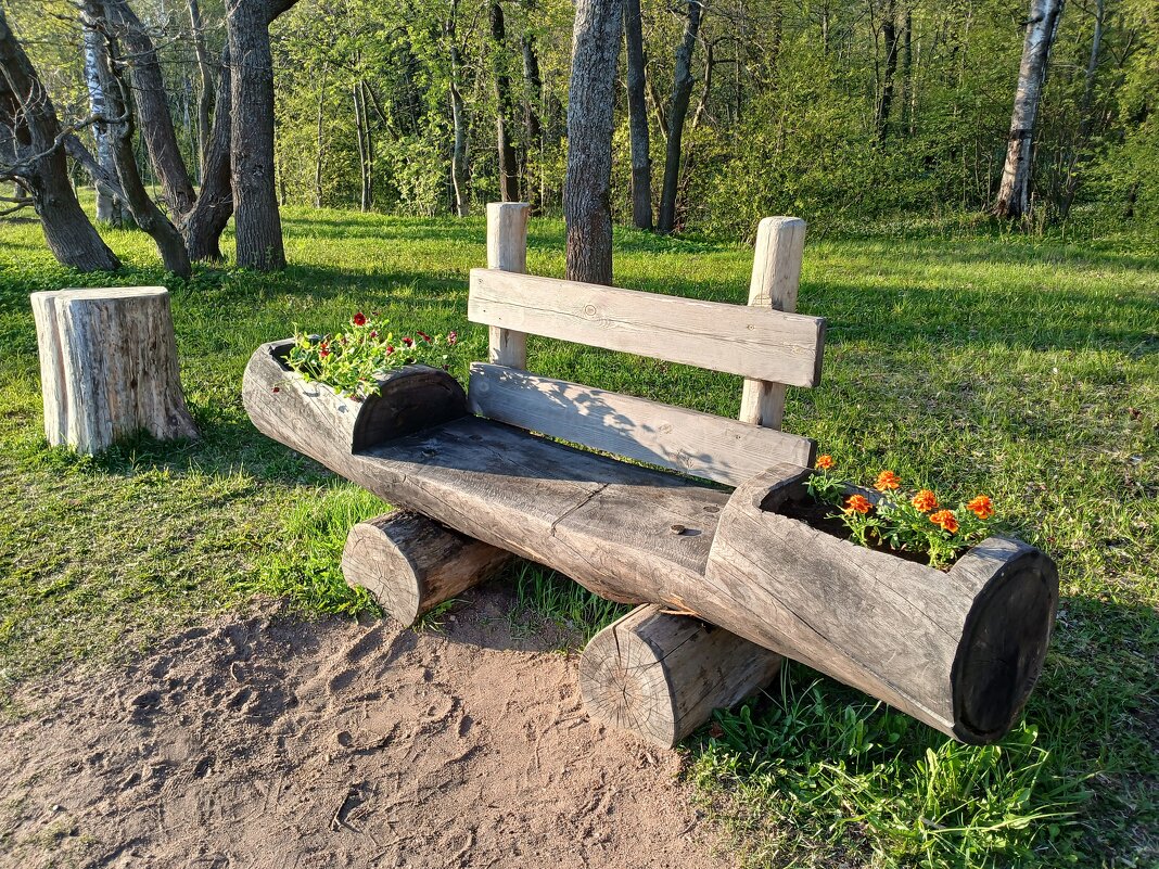 Теперь это моя любимая скамеечка ☺ - Лия ☼