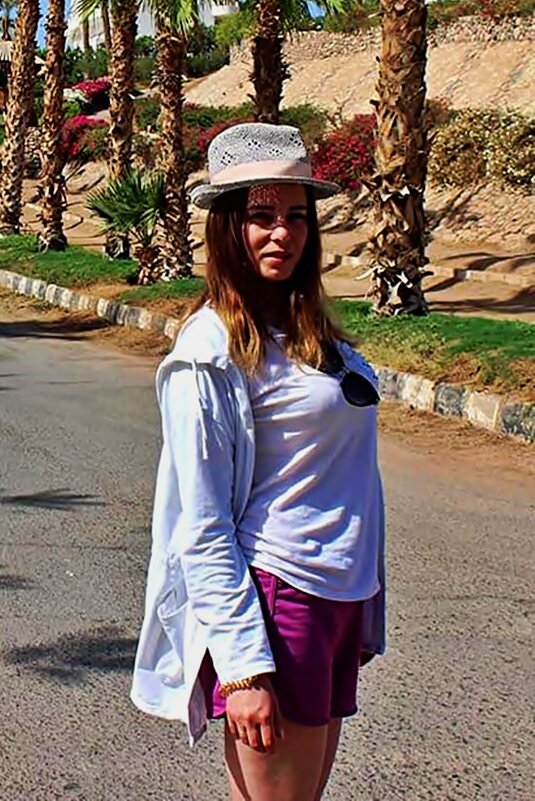 ОТДЫХАЮЩАЯ - Анатолий Малобродский ОТДЫХАЮЩАЯ - Анатолий Малобродский