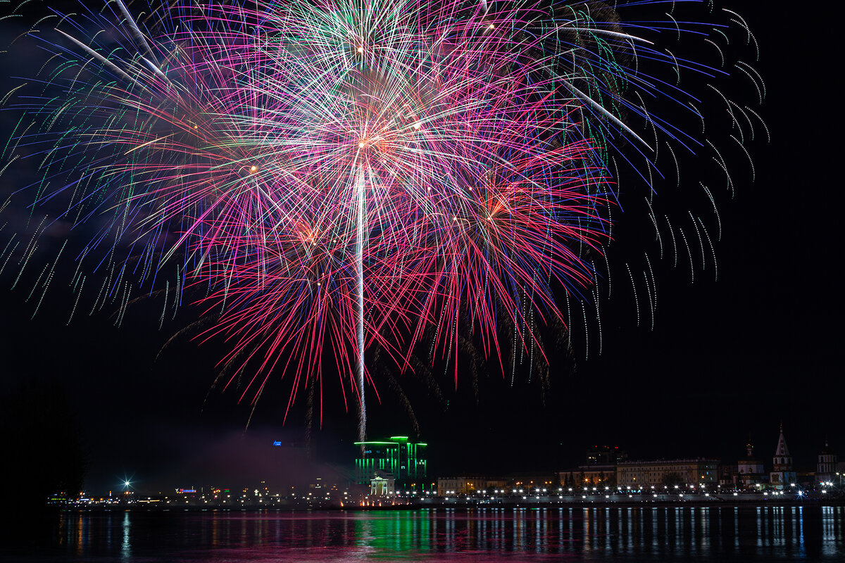 празднечный салют - Denis Doroshenko