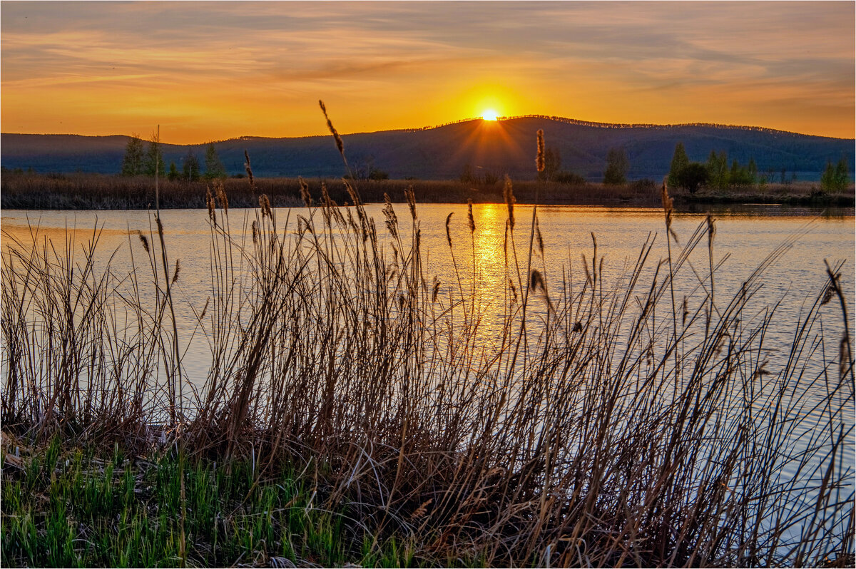 Солнце клонилось к горизонту.. - Алексей Мезенцев Солнце клонилось к горизонту.. - Алексей Мезенцев