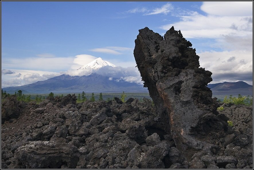 Камчатка. Острый Толбачик (3682 м) и Плоский Толбачик (действующий, высота 3140 м) - Михаил Свиденцов Камчатка. Острый Толбачик (3682 м) и Плоский Толбачик (действующий, высота 3140 м) - Михаил Свиденцов