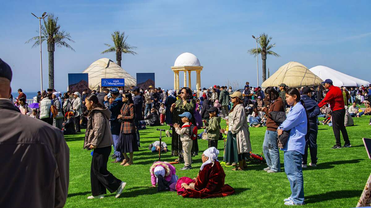 Гуляние - Анатолий Чикчирный