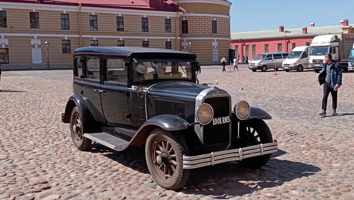 Ретро автомобиль - Николай 