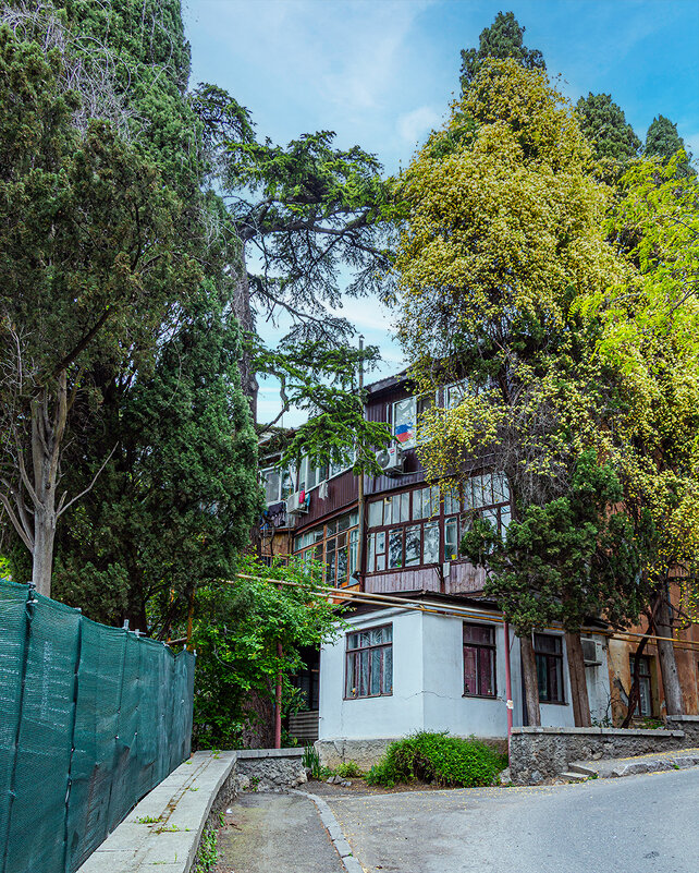 Дворик - Юрий Яловенко