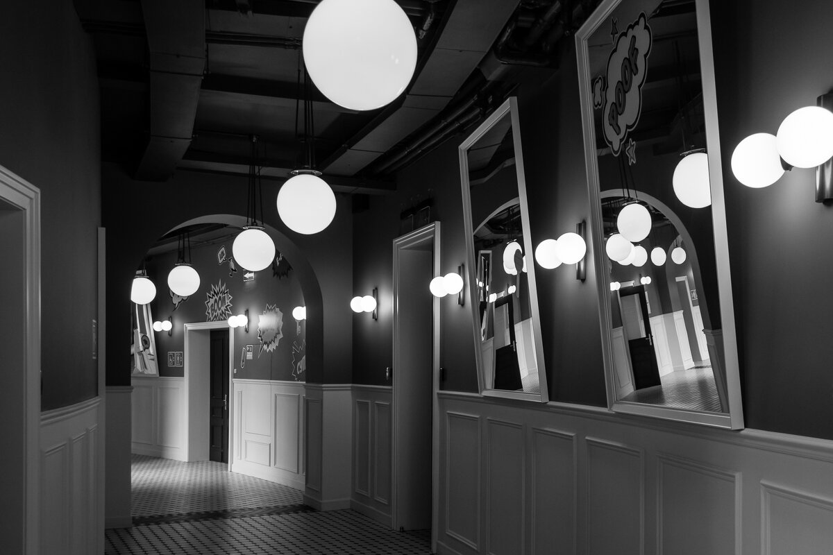 Коридор, полный света. - Игорь Викторов