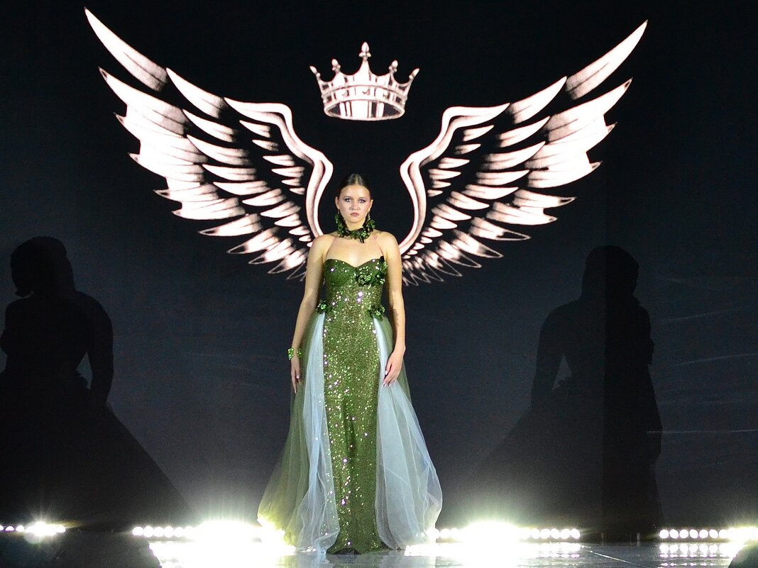 Из коллекции модельера-дизайнера Ольги Кирсановой - Александр Рыжов Из коллекции модельера-дизайнера Ольги Кирсановой - Александр Рыжов